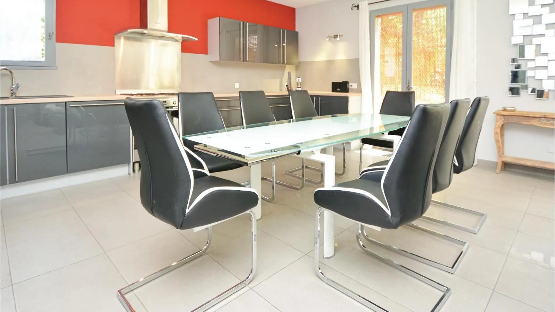 Holiday home 4 Bedroom Lovely Home In Saint-Remy-De-Provence France